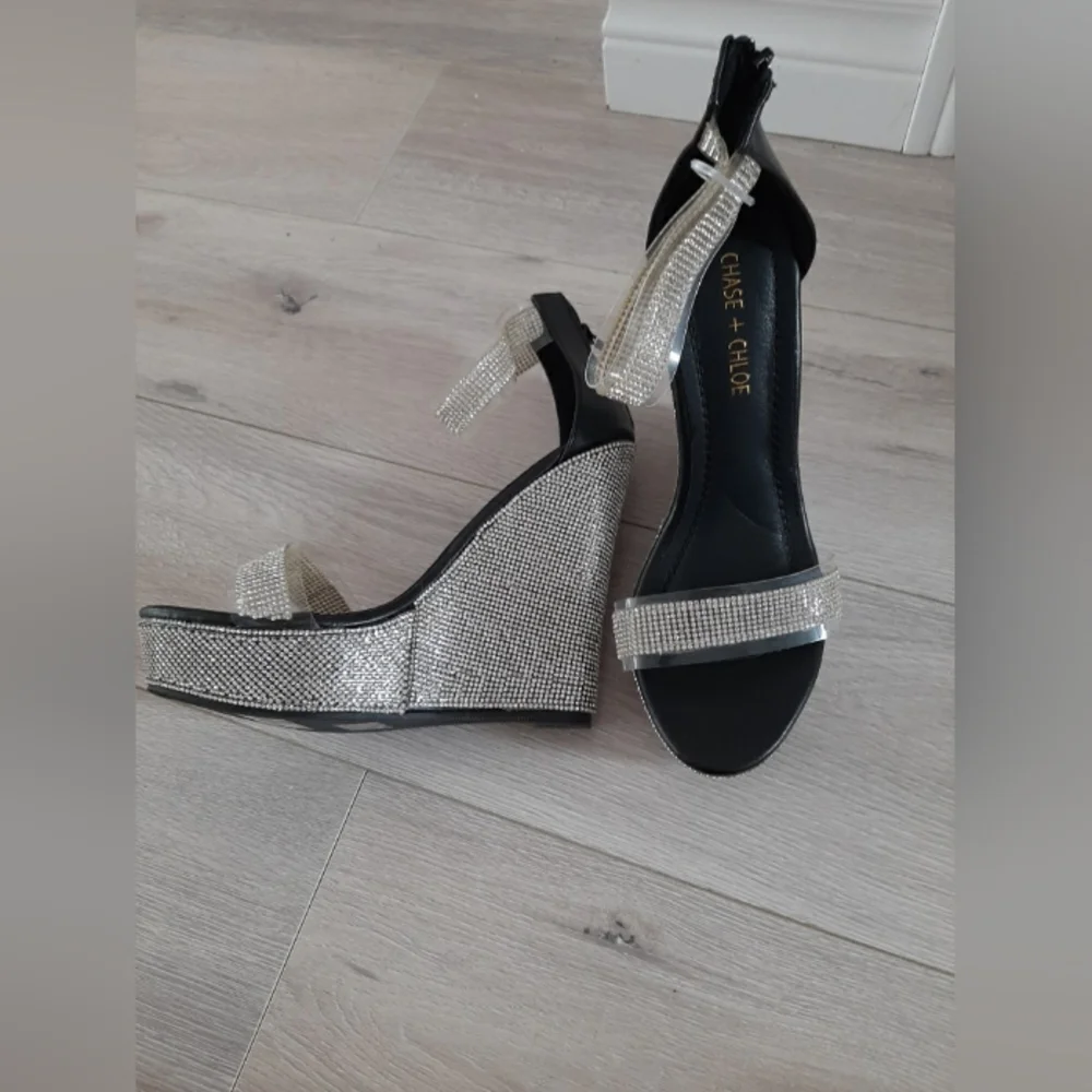 Platform sandals - Picture 1 of 6